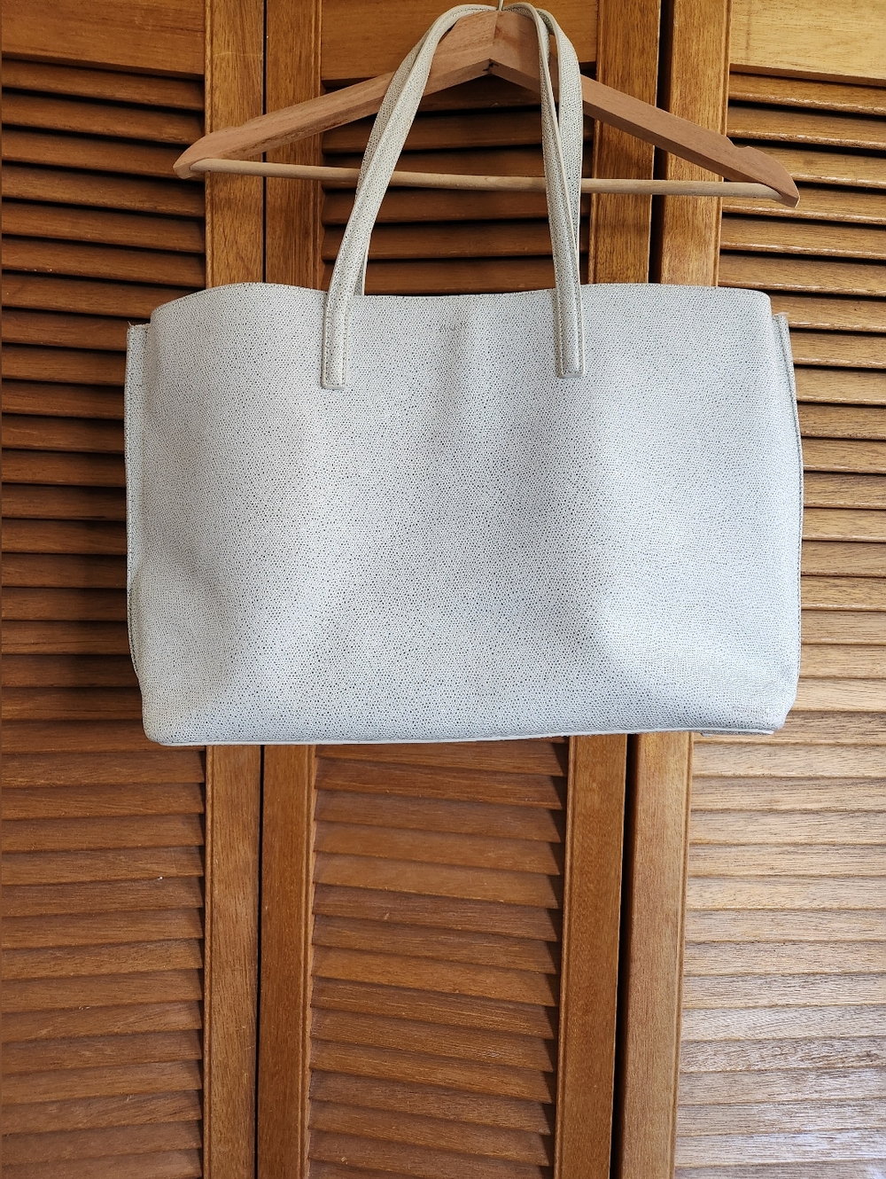 Large Alxiliary Tote Bag With Zip Closure